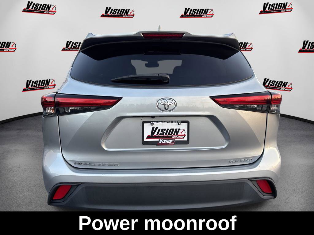 Used 2022 Toyota Highlander XLE AWD/4WD image 7