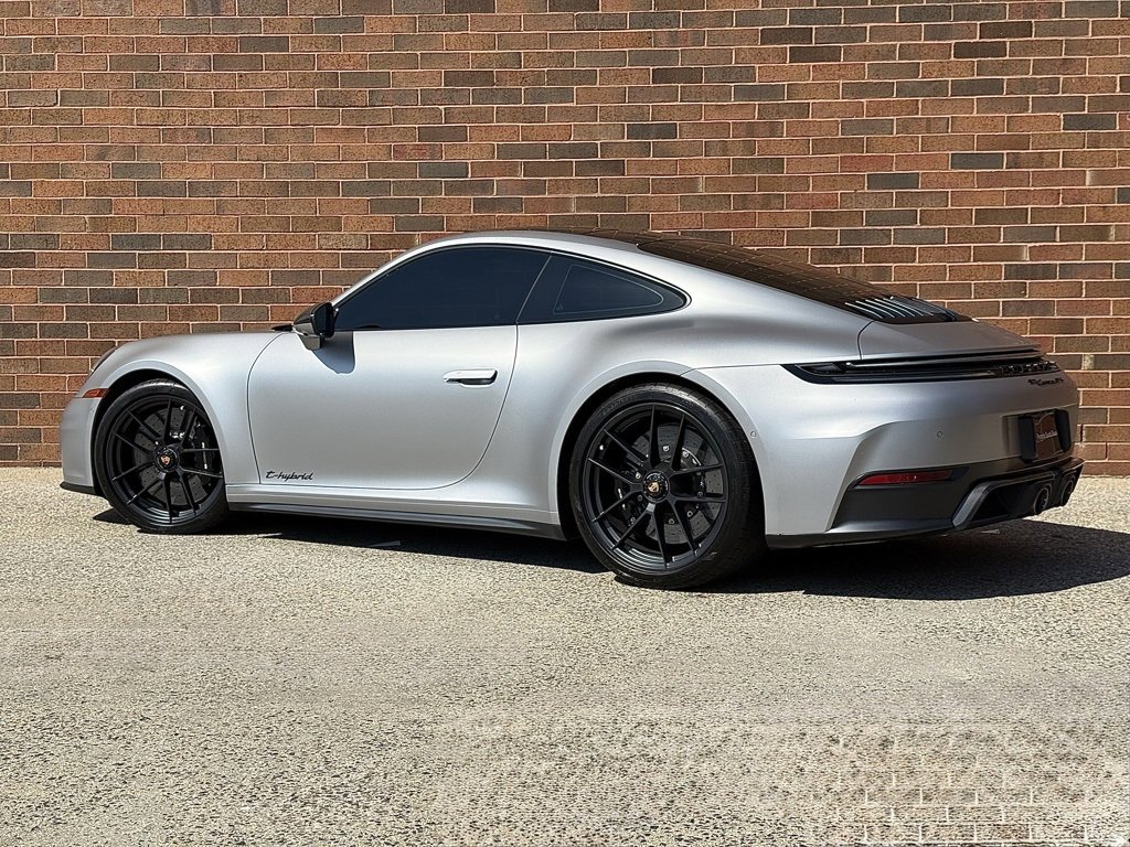 Certified 2025 Porsche 911 Carrera GTS image 3