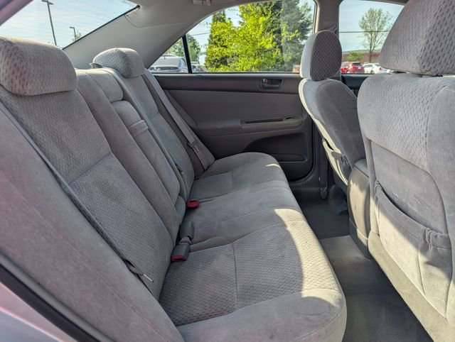 Used 2004 Toyota Camry image 19