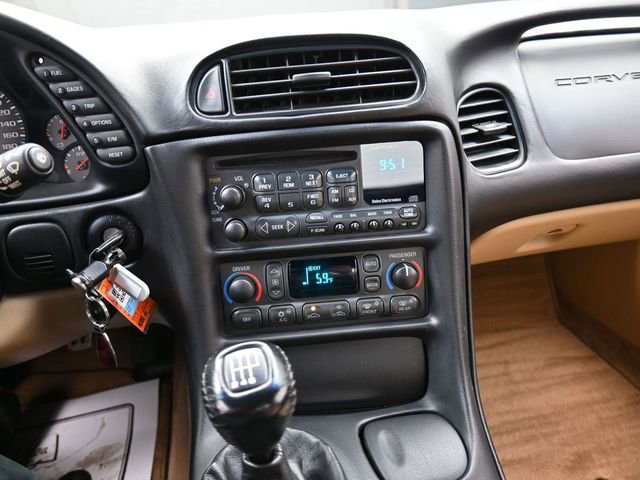 Used 2000 Chevrolet Corvette Convertible w/ Memory Pkg image 10