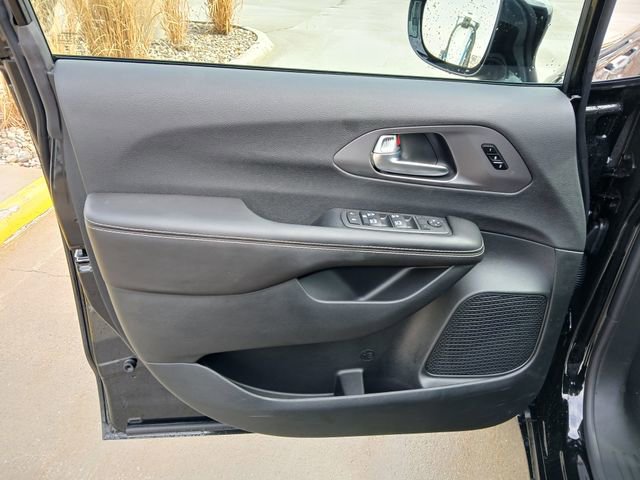 New 2026 Chrysler Pacifica Select w/ S Appearance Package AWD/4WD image 11
