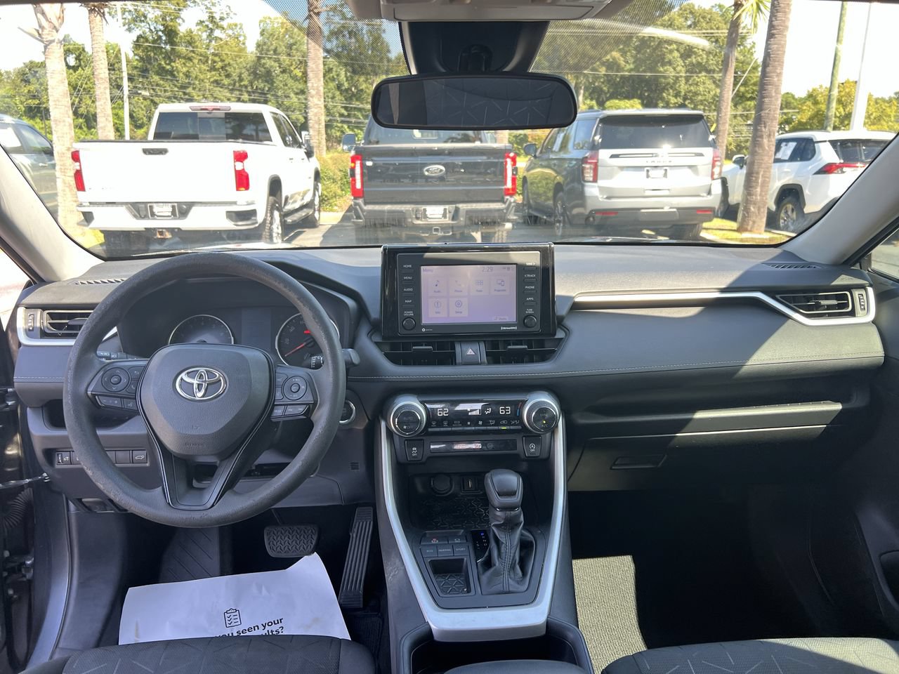 Used 2021 Toyota RAV4 XLE w/ Convenience Package FWD image 31
