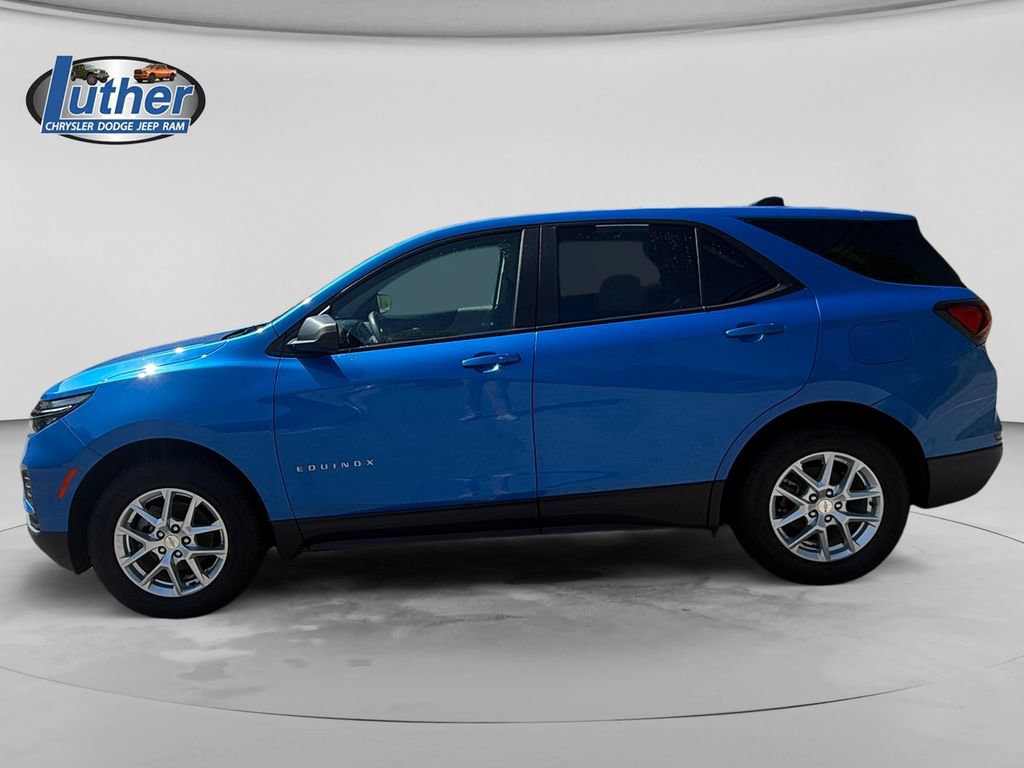 Used 2024 Chevrolet Equinox LS AWD/4WD image 2