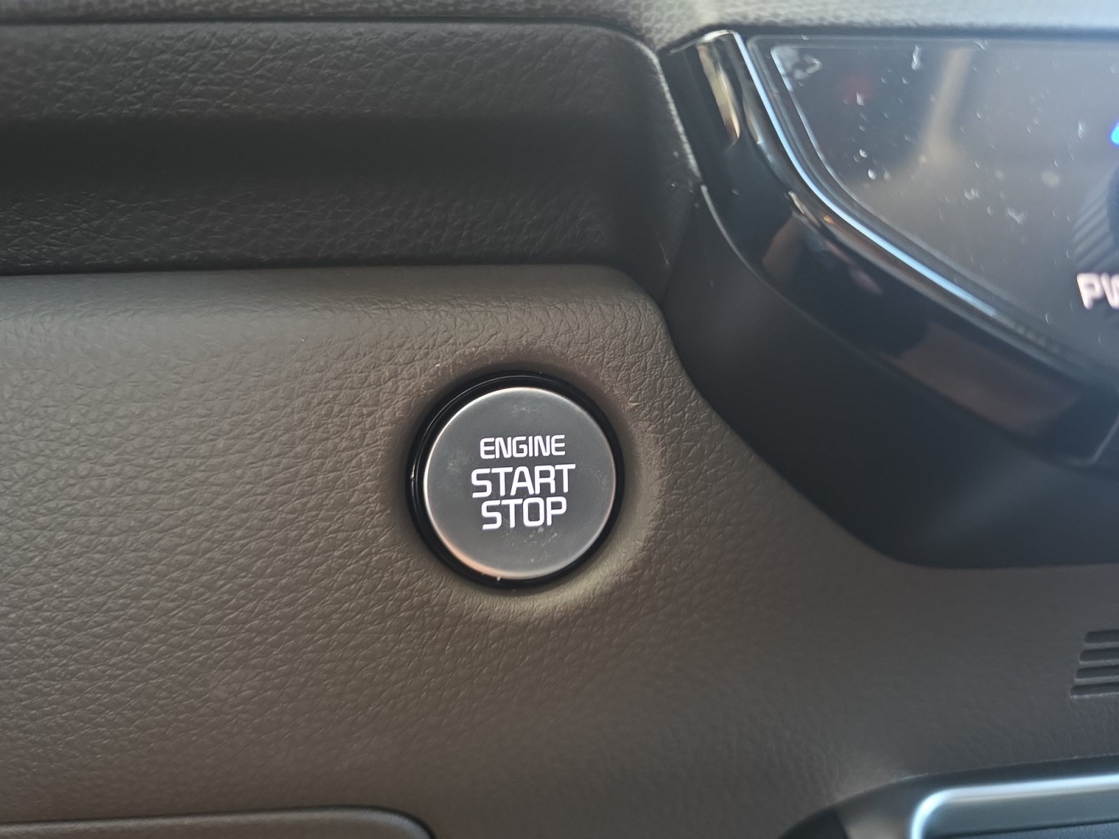 Used 2026 Kia Carnival EX FWD image 17