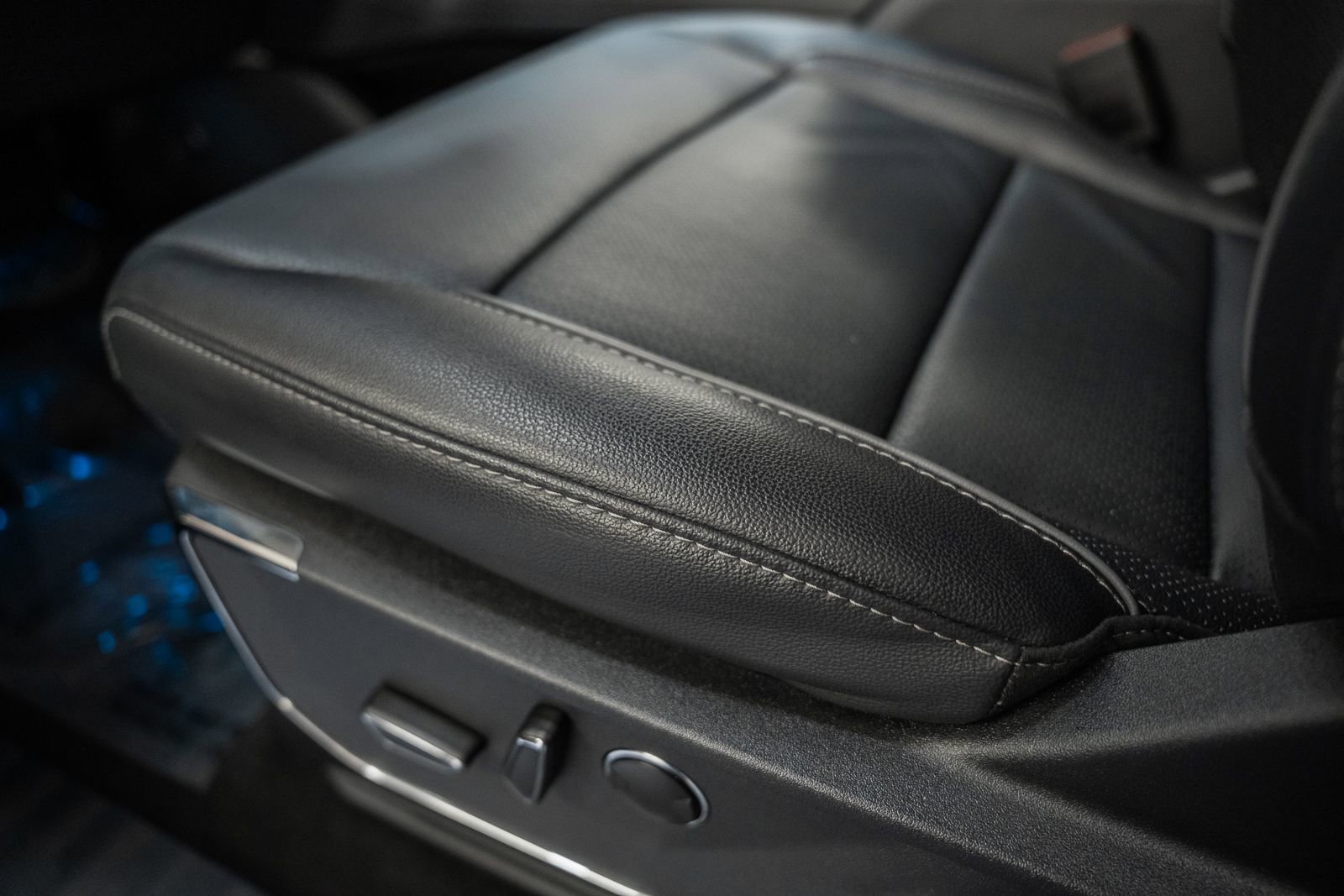 Used 2024 Ford F150 Lariat w/ Equipment Group 502A High image 44