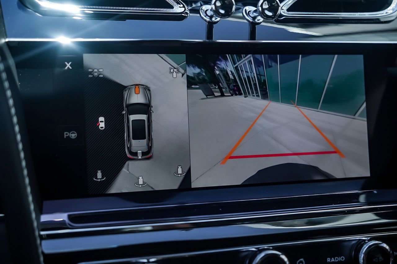 Certified 2024 Bentley Bentayga Extended Wheelbase image 21