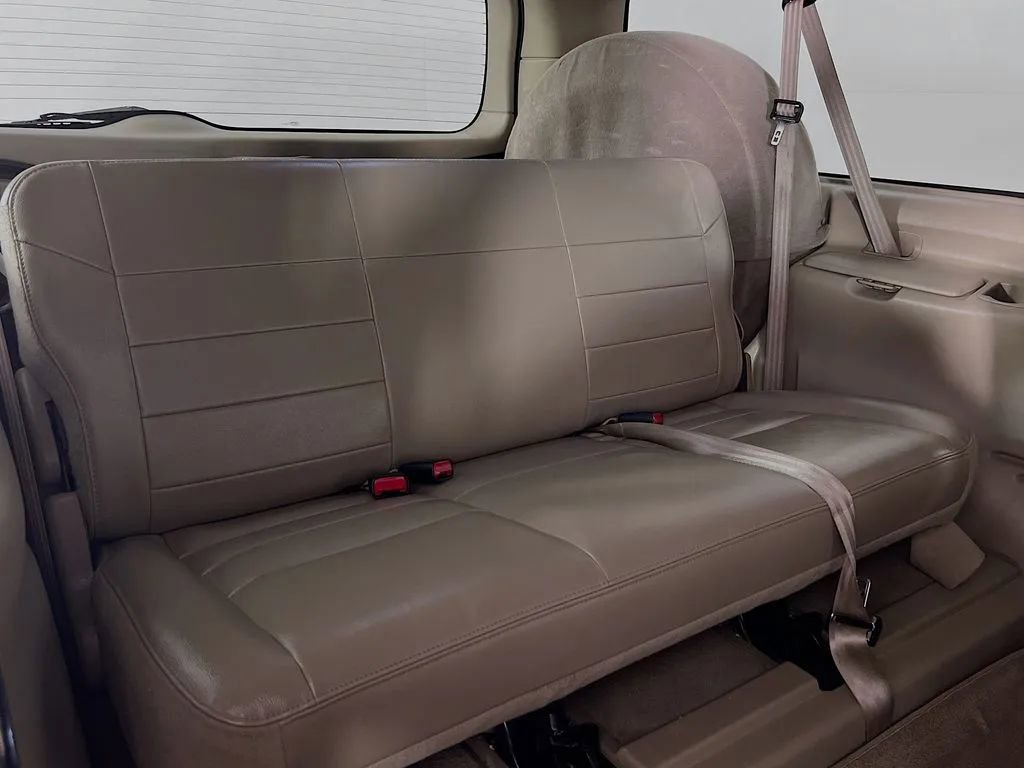 Used 2005 Ford Excursion Limited image 26