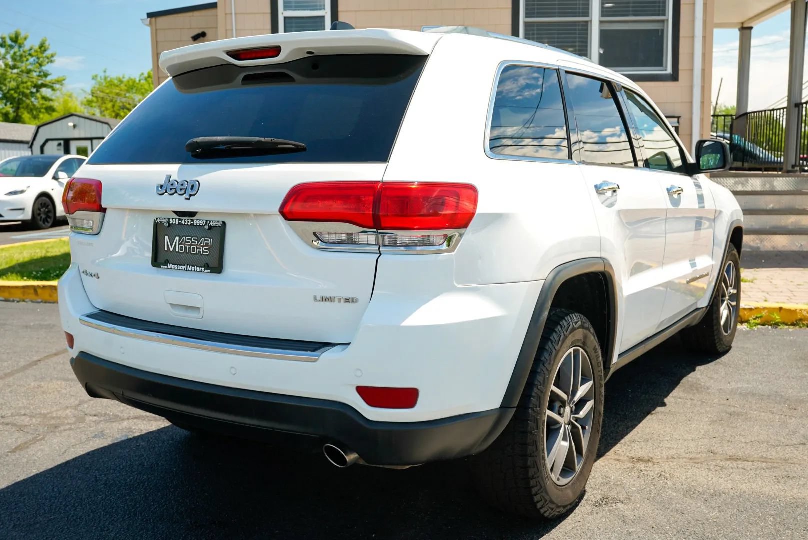 Used 2018 Jeep Grand Cherokee Limited AWD/4WD image 5
