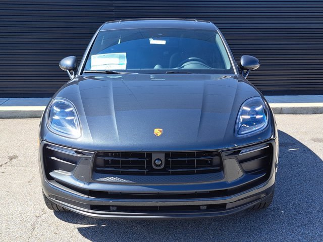 Used 2025 Porsche Macan AWD/4WD image 10