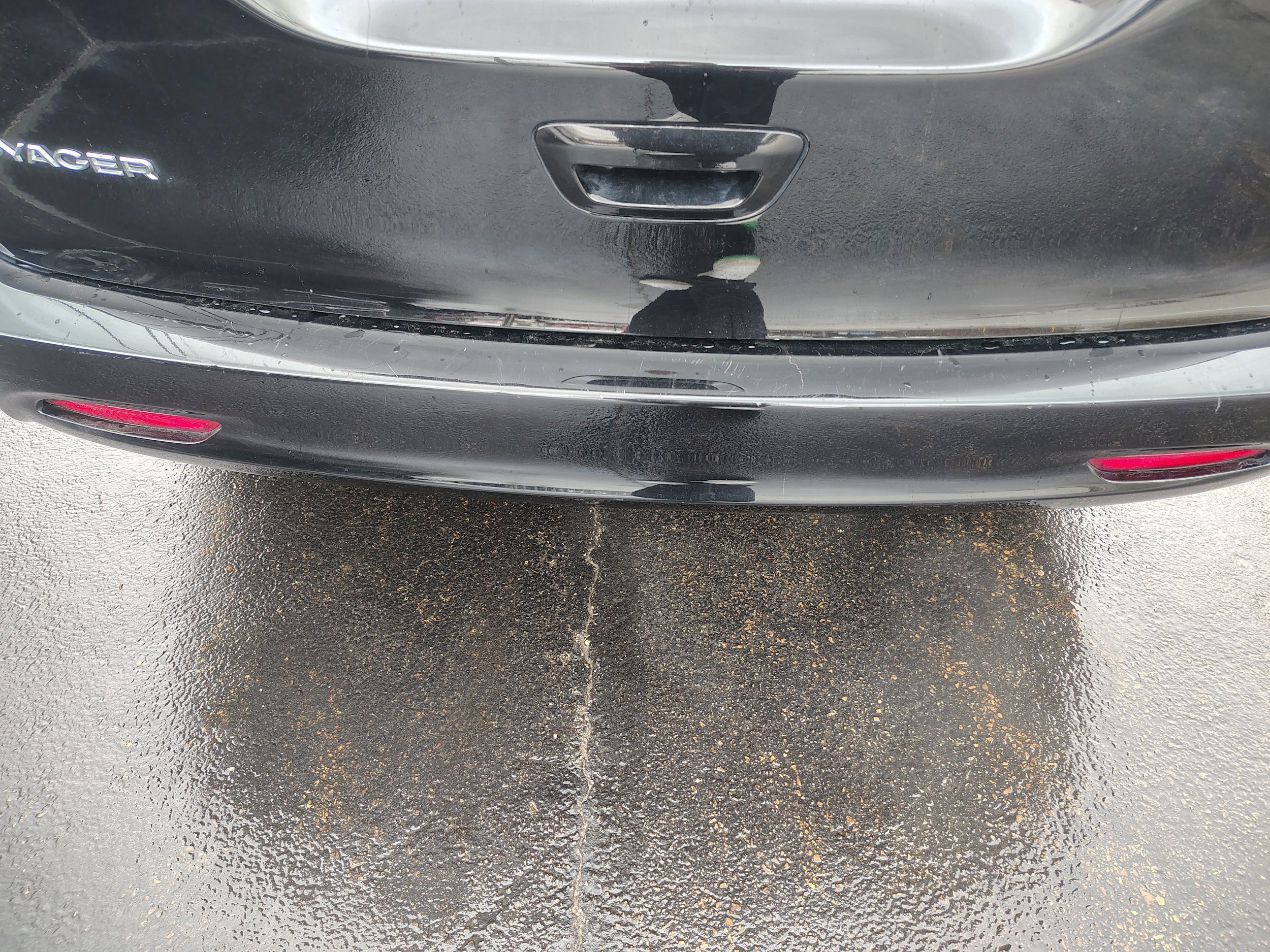 Certified 2024 Chrysler Voyager LX FWD image 10