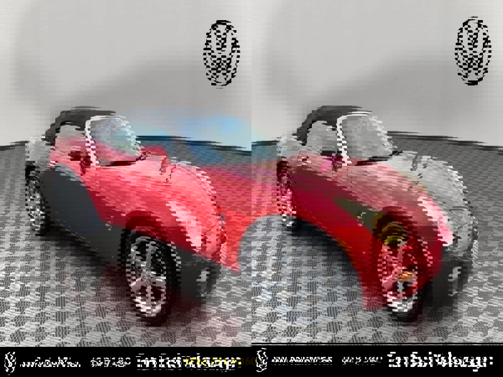 Used 2006 Pontiac Solstice Convertible w/ Premium Package image 1