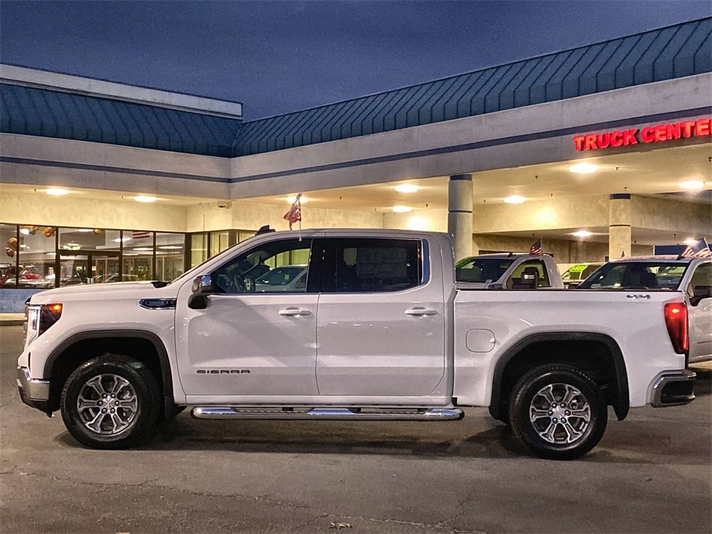 New 2026 GMC Sierra 1500 SLE image 16