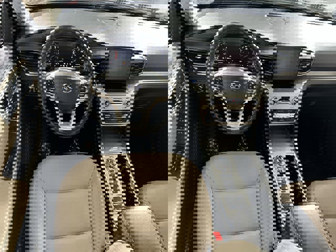 Used 2022 Ford Explorer XLT w/ Equipment Group 202A image 21