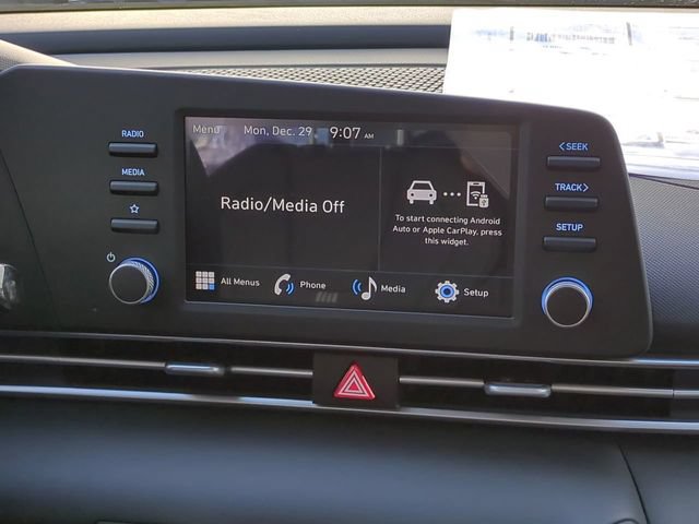 New 2026 Hyundai Elantra SE FWD image 17