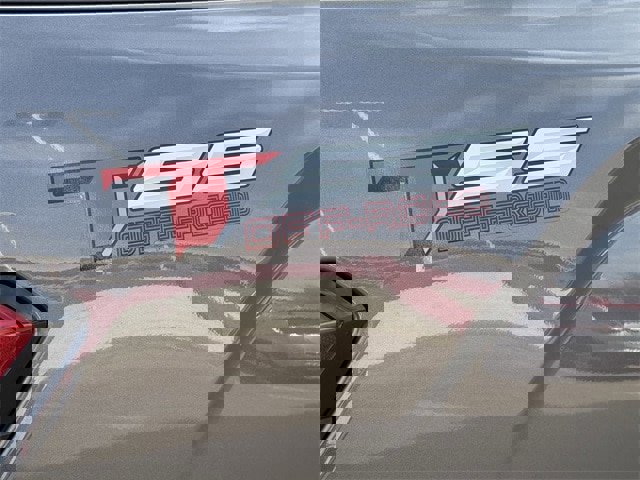 Used 2022 Toyota Tundra SR5 w/ SR5 Convenience Package image 10