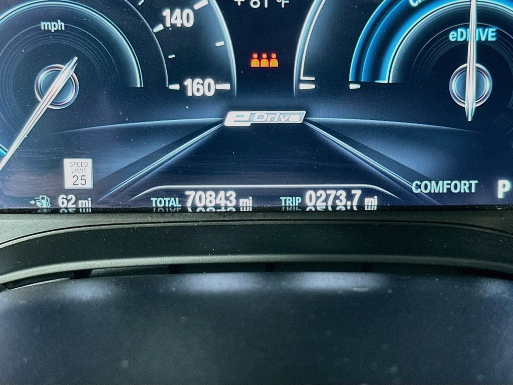 Used 2019 BMW 530e xDrive w/ Convenience Package AWD/4WD image 17