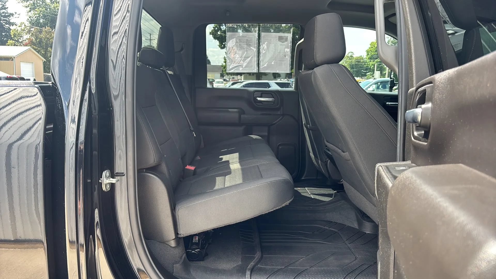 Used 2022 Chevrolet Silverado 2500 LT w/ Midnight Edition AWD/4WD image 18