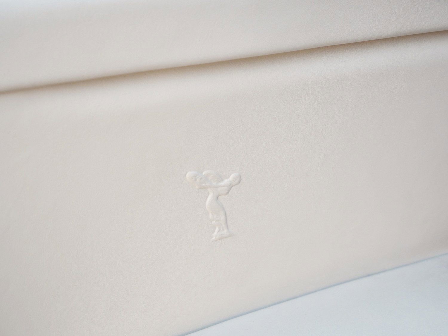 Used 2023 Rolls-Royce Cullinan w/ Cullinan Package image 20