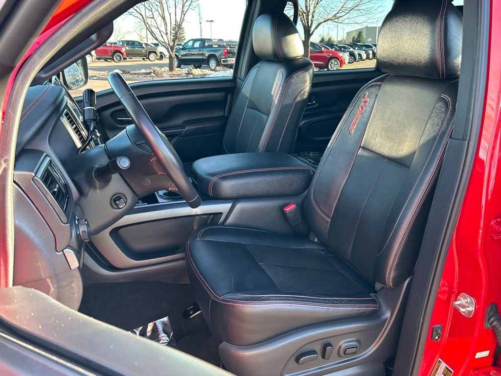 Used 2020 Nissan Titan PRO-4X w/ Pro-4x Convenience Package image 16