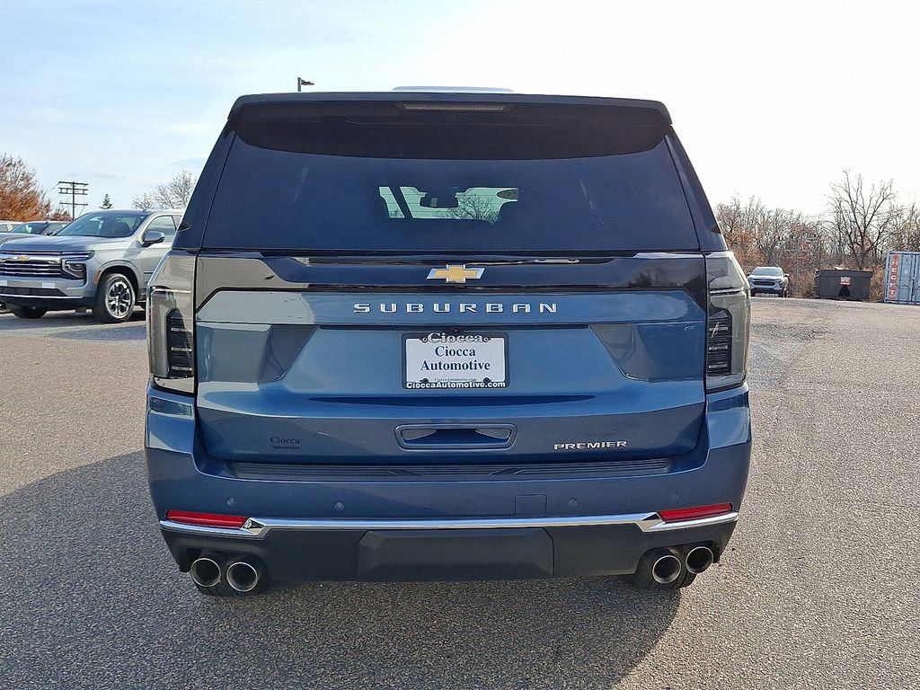 Used 2025 Chevrolet Suburban Premier image 8