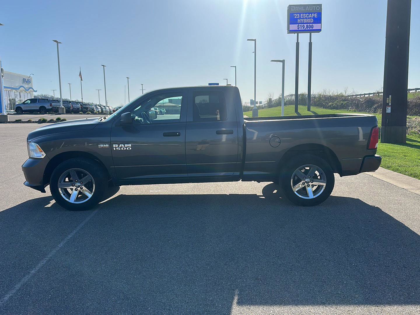 Used 2018 RAM 1500 Express w/ Express Value Package AWD/4WD image 6