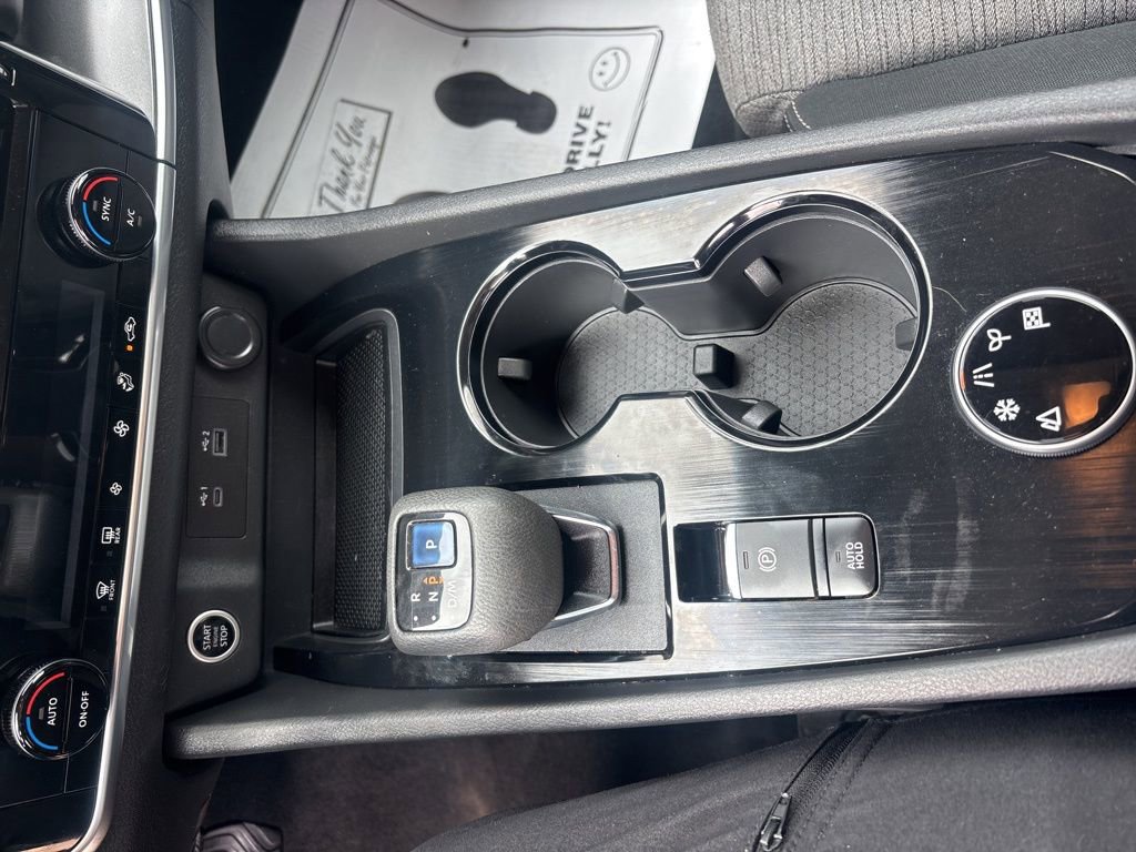 Used 2022 Nissan Rogue SV AWD/4WD image 15