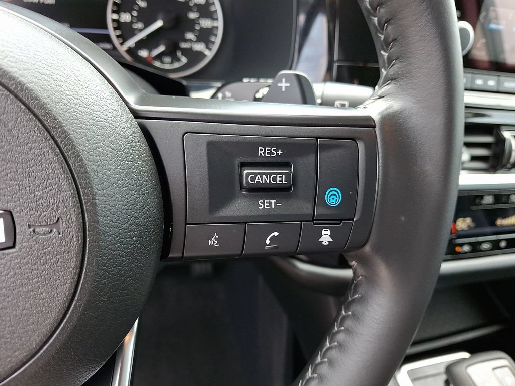 Used 2024 Nissan Pathfinder SV AWD/4WD image 23