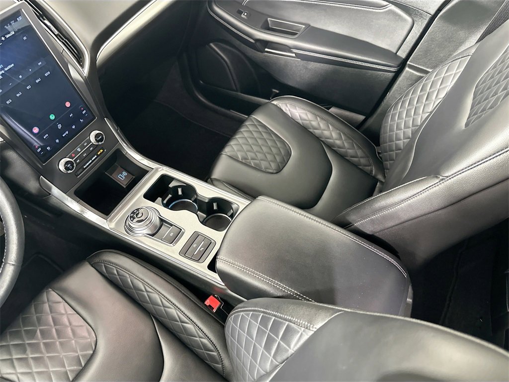 Used 2024 Ford Edge Titanium image 5