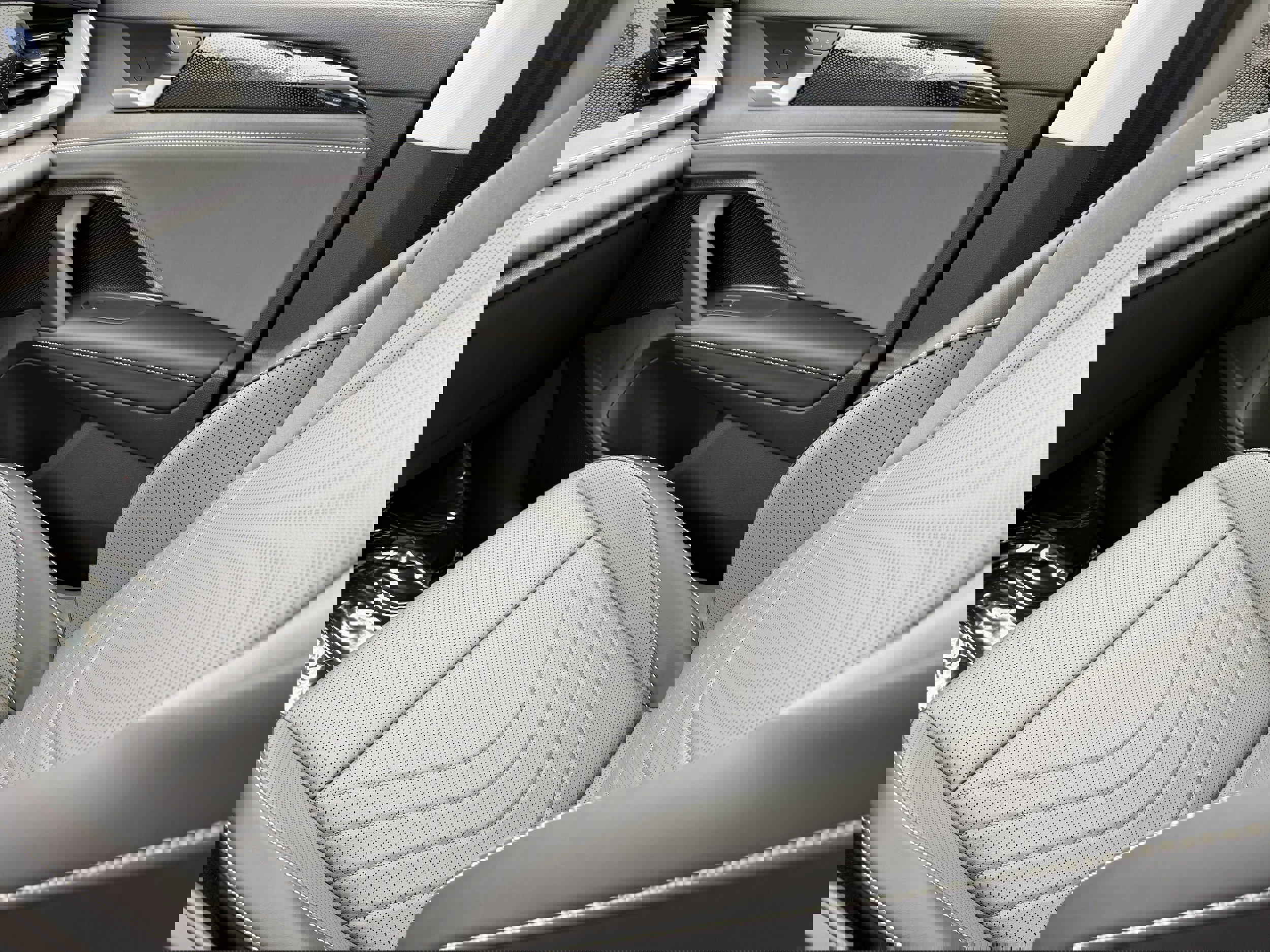 New 2026 Volkswagen Tiguan SE image 16