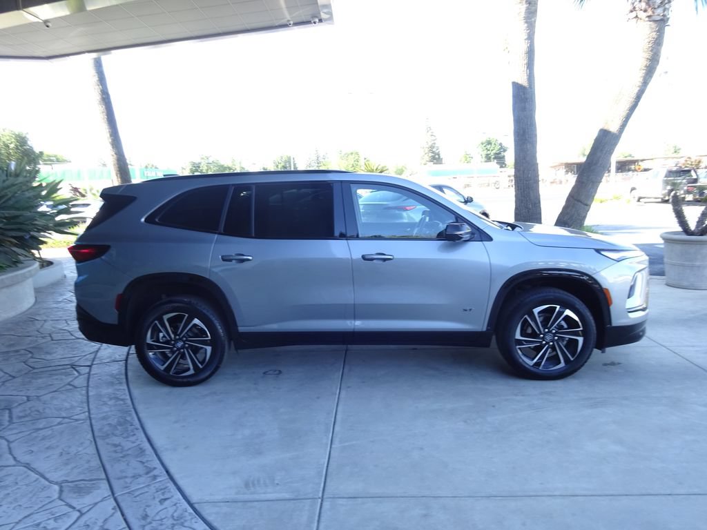 Certified 2026 Buick Enclave Sport Touring FWD image 9
