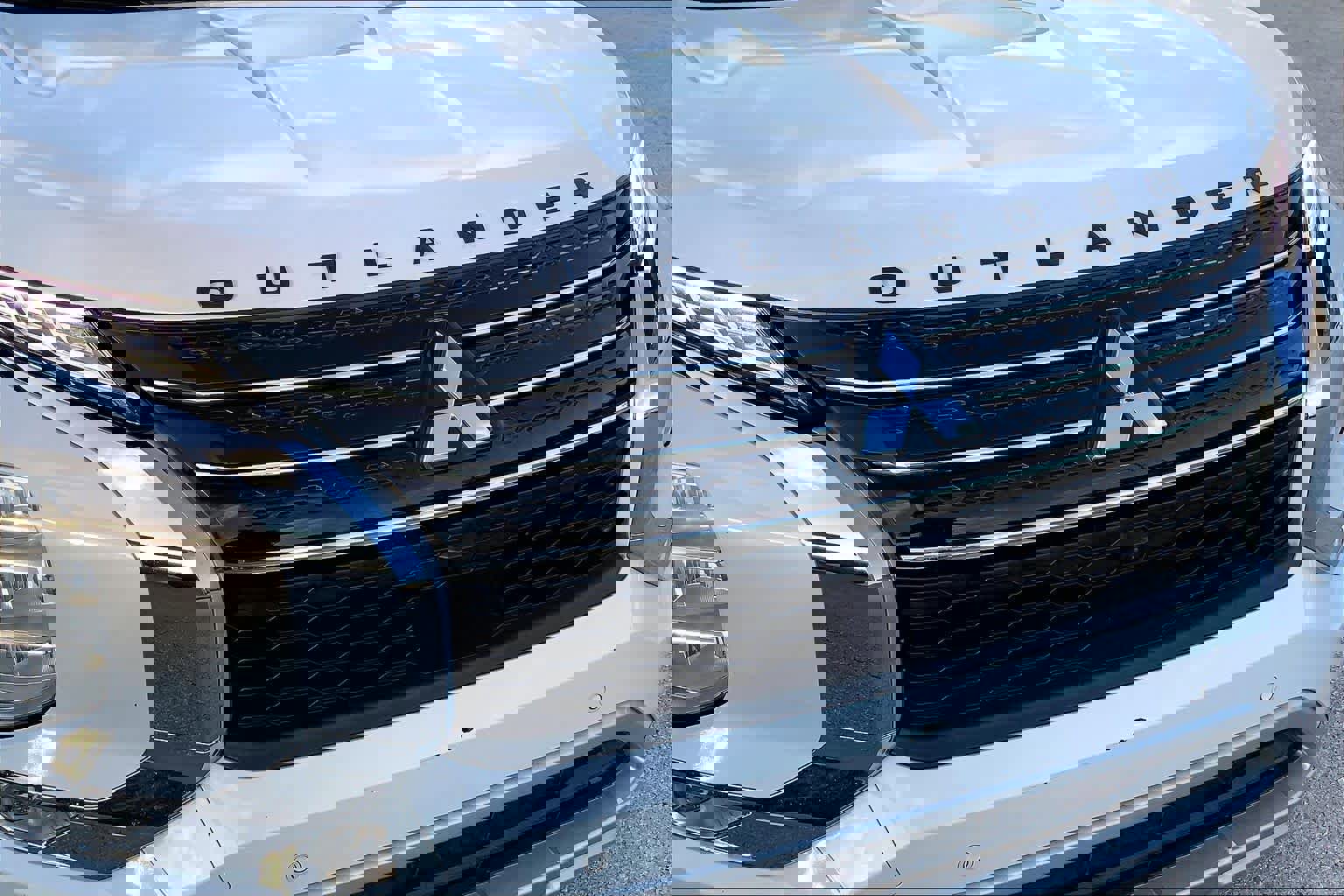 Used 2023 Mitsubishi Outlander SE image 31