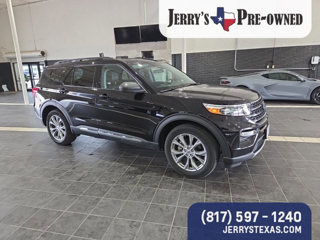 Used 2023 Ford Explorer XLT w/ Equipment Group 202A image 2