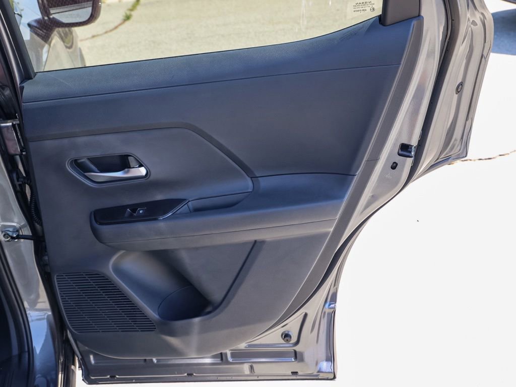 New 2026 Nissan Kicks SR FWD image 19
