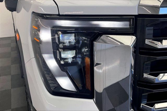 Used 2026 GMC Sierra 2500 SLT AWD/4WD image 28