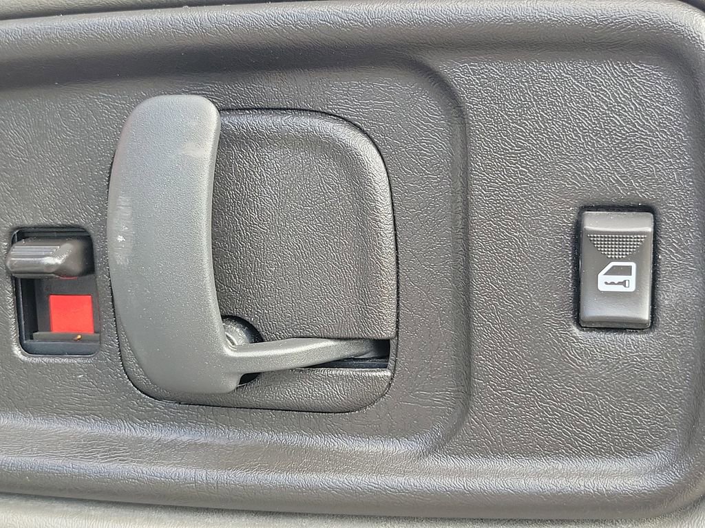 Used 2016 GMC Savana 3500 LS image 21