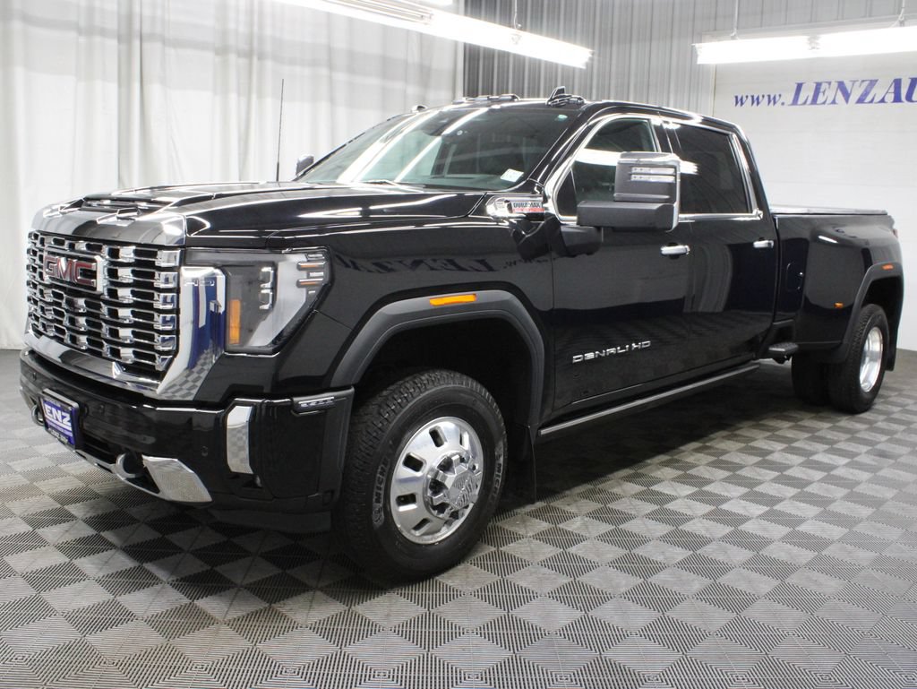 Used 2024 GMC Sierra 3500 Denali w/ Denali Reserve Package AWD/4WD image 9