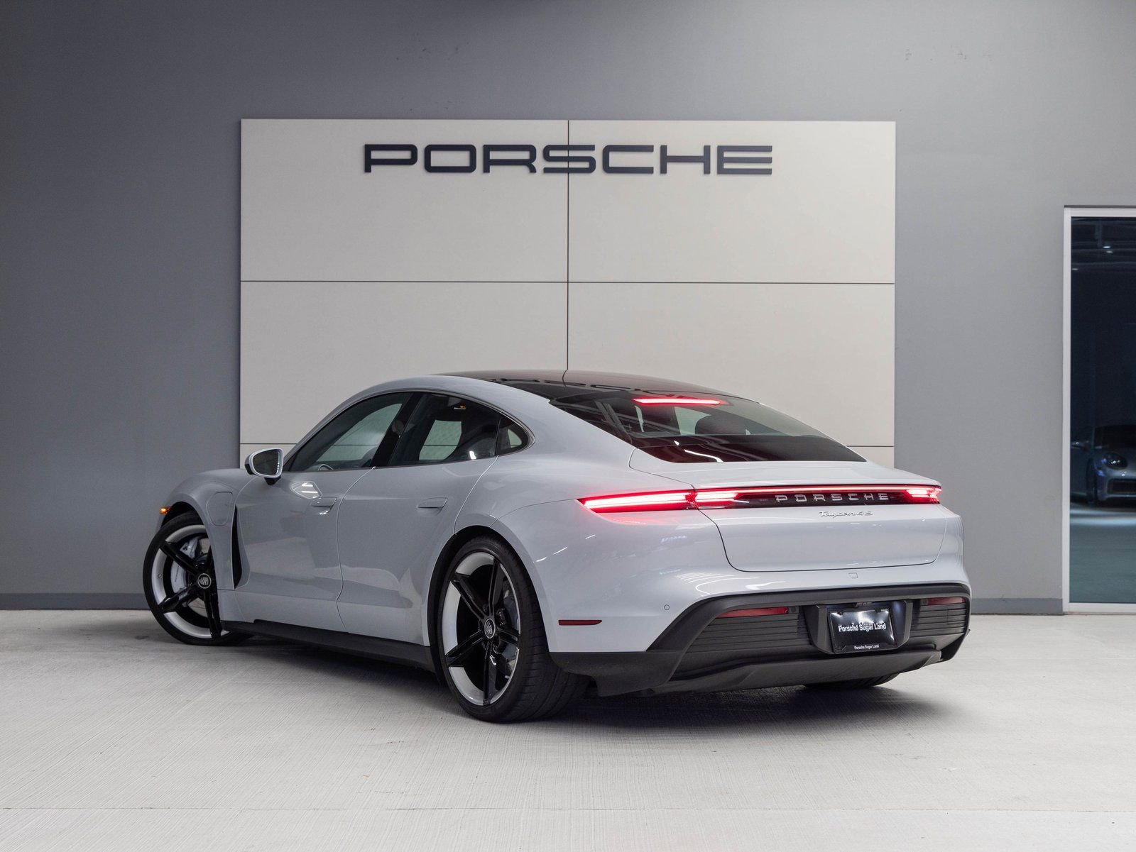 Certified 2024 Porsche Taycan 4S image 3