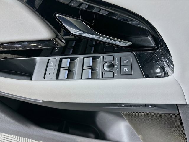Used 2026 Land Rover Range Rover Evoque S image 19