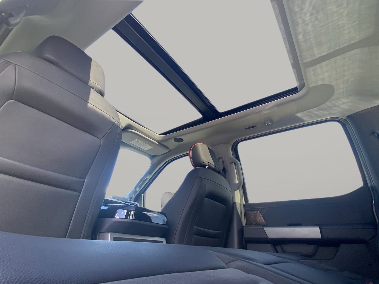 New 2026 Ford F250 Lariat w/ Black Appearance Package image 15