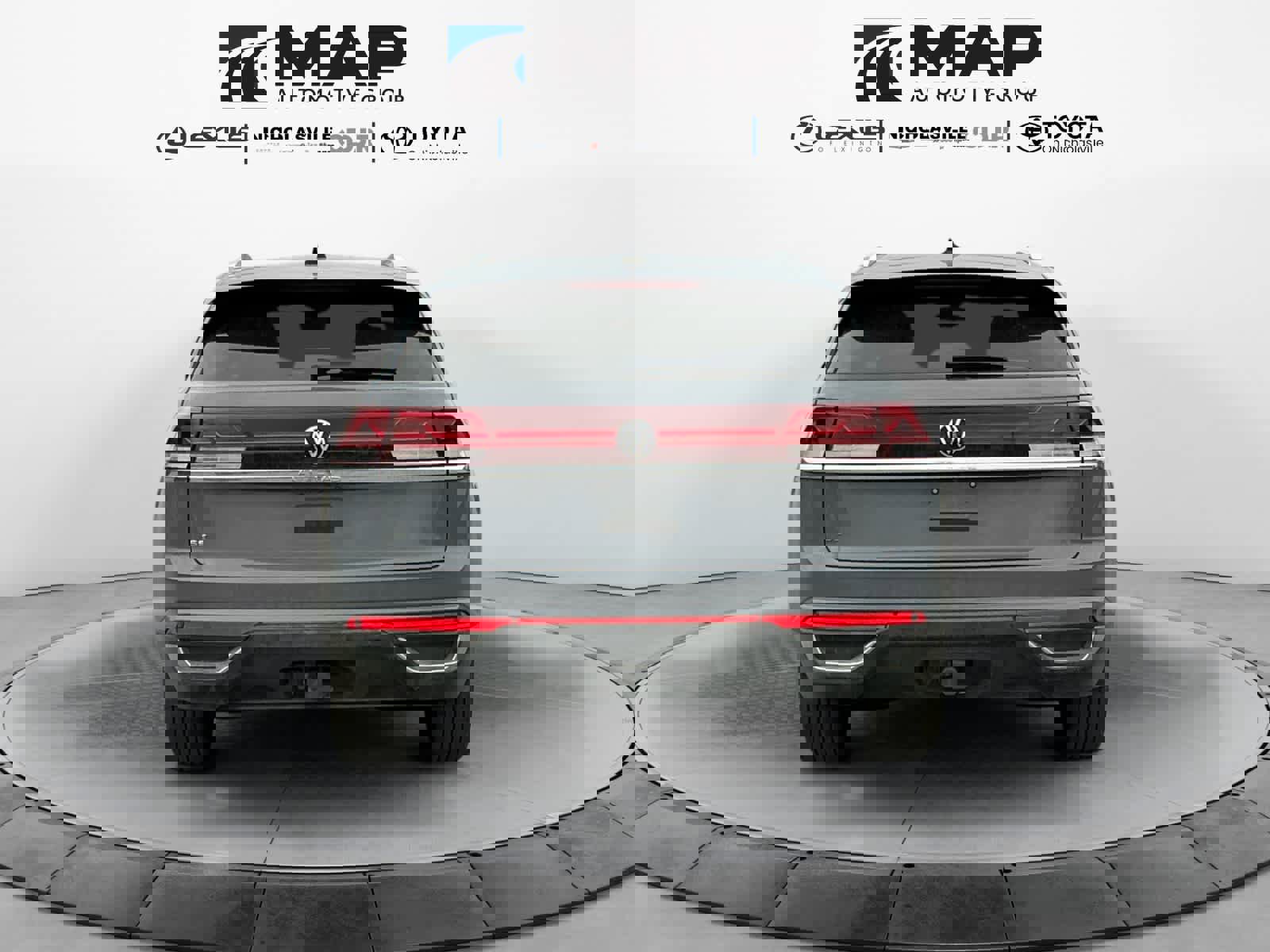 Used 2024 Volkswagen Atlas Cross Sport SE w/ Panoramic Sunroof Package image 4