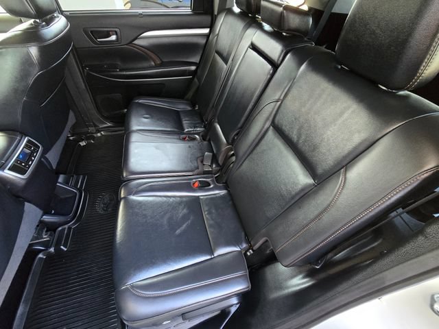 Used 2019 Toyota Highlander XLE AWD/4WD image 21
