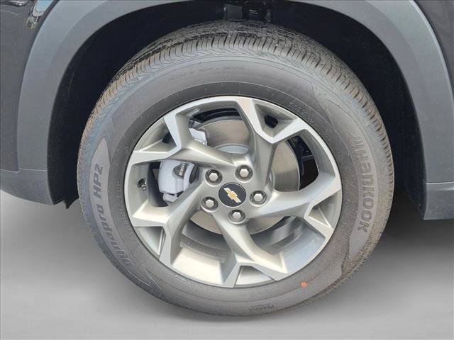 New 2026 Chevrolet Trax LT w/ Driver Confidence Package FWD image 9