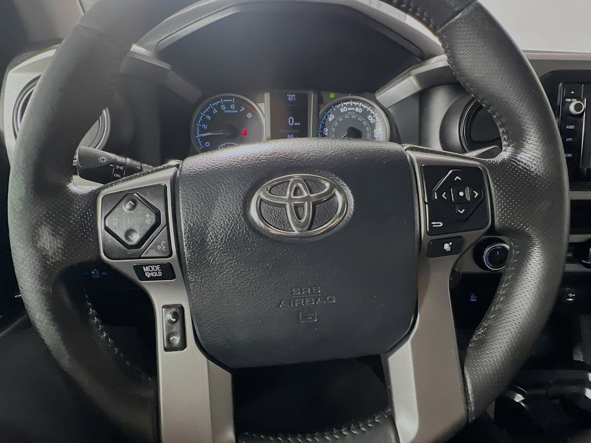 Used 2017 Toyota Tacoma SR5 image 18