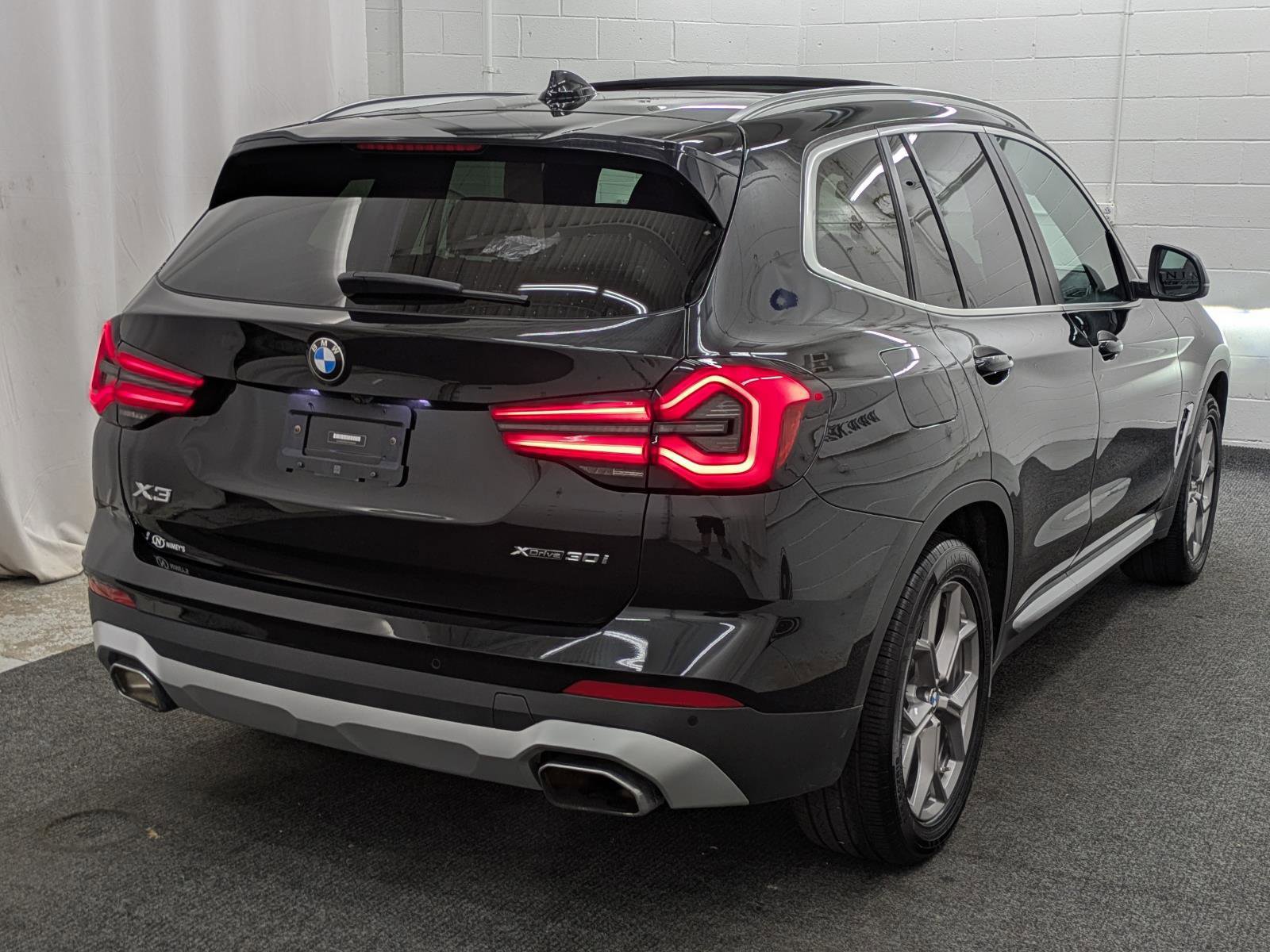 Used 2023 BMW X3 xDrive30i image 2