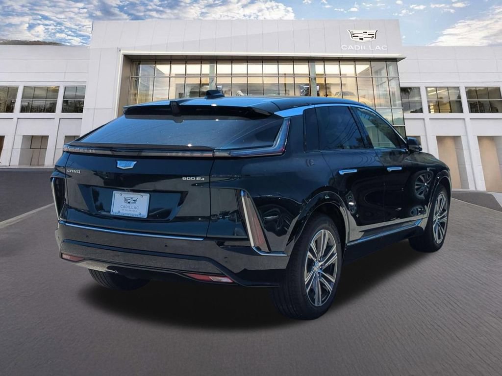 New 2026 Cadillac Lyriq Luxury AWD/4WD image 3