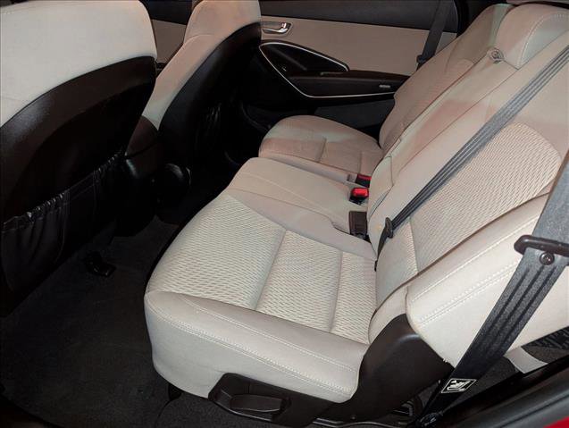 Used 2017 Hyundai Santa Fe SE image 17