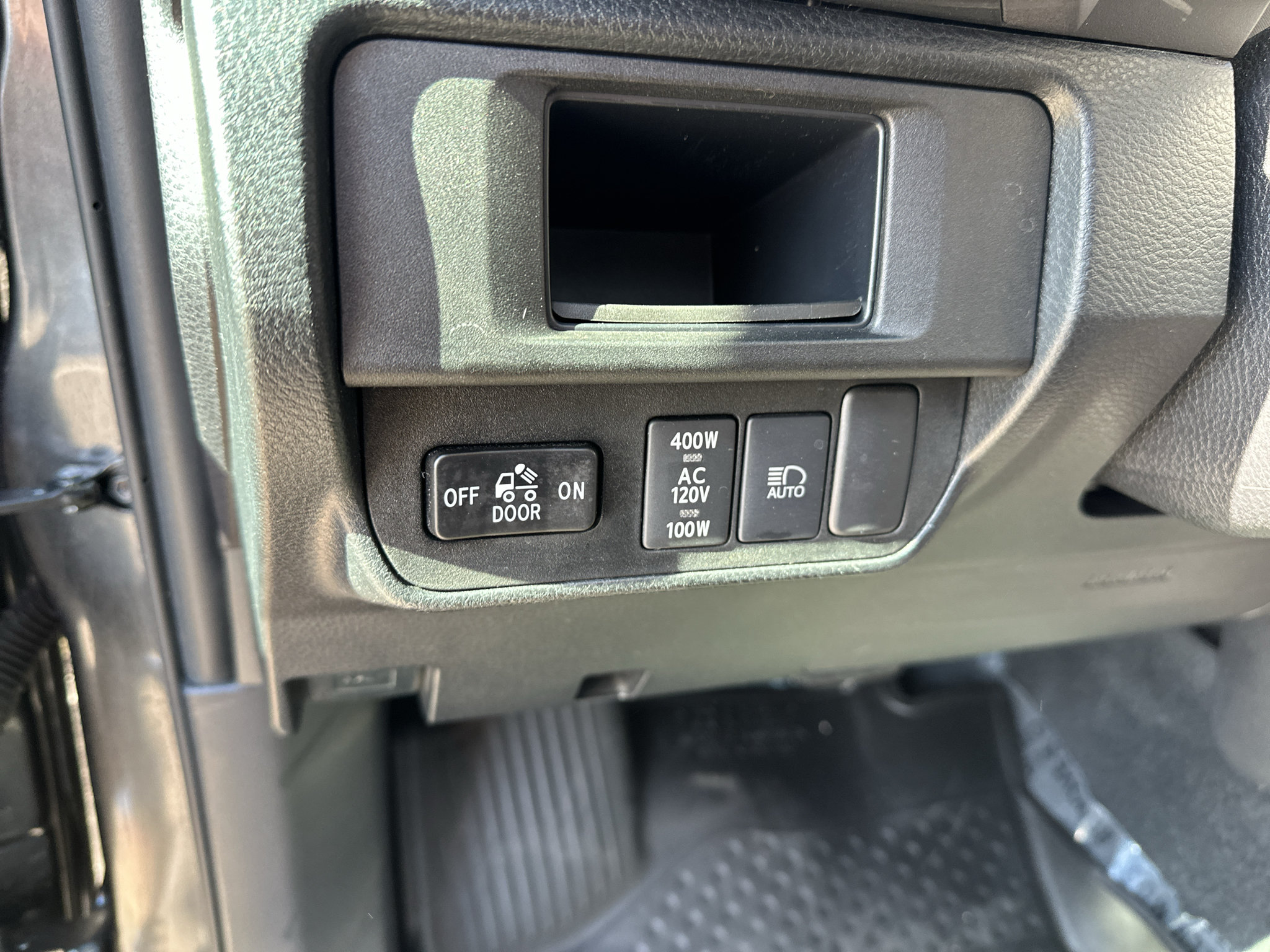 Used 2019 Toyota Tacoma TRD Sport AWD/4WD image 18