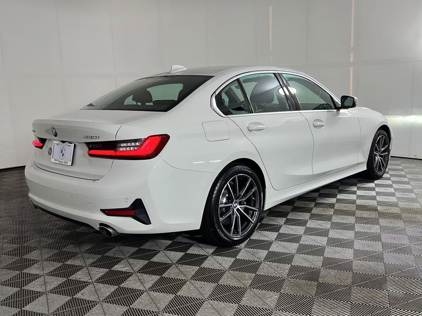 Used 2021 BMW 330i xDrive Sedan w/ Premium Package AWD/4WD image 5