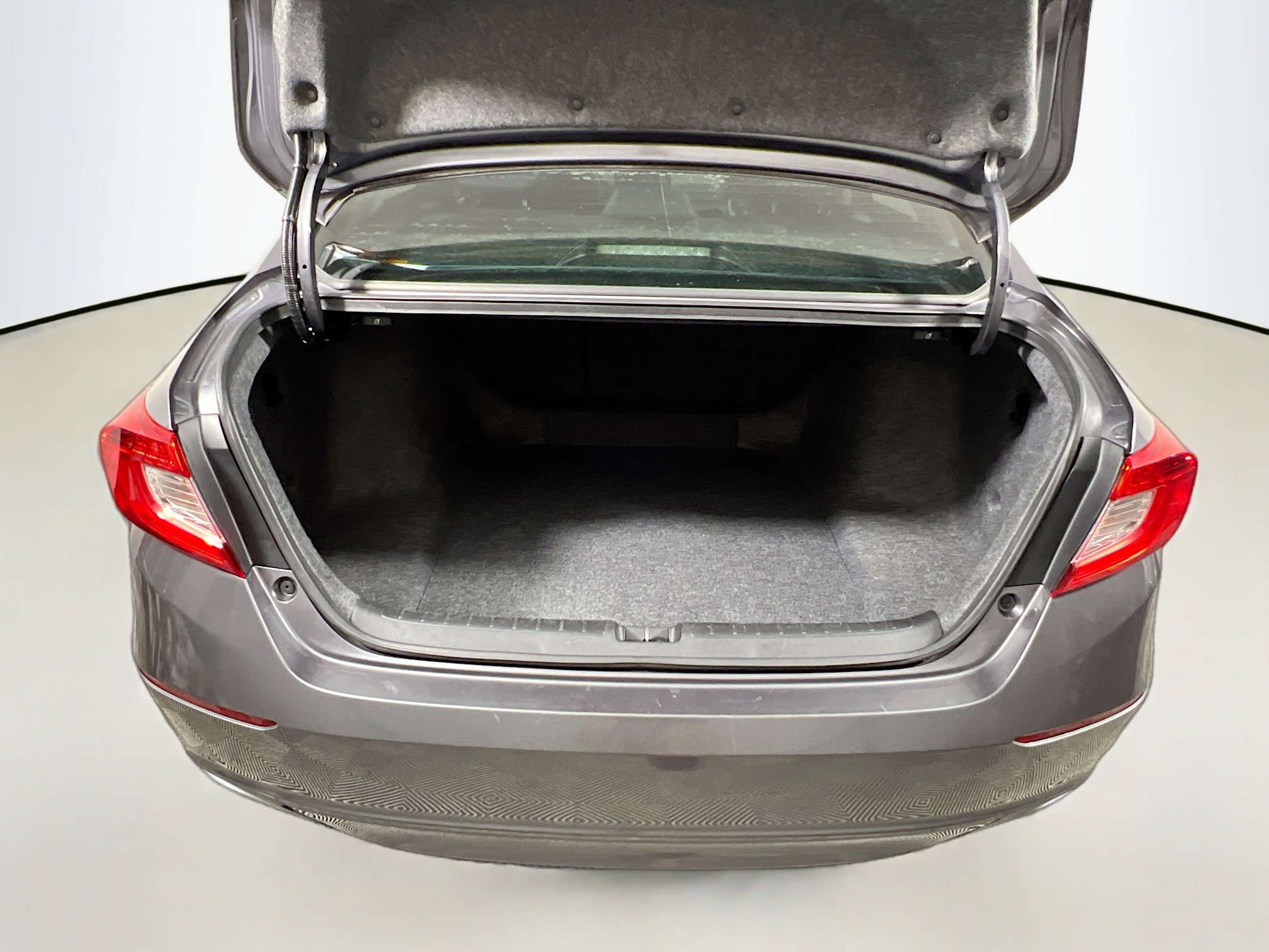 Used 2018 Honda Accord EX image 34