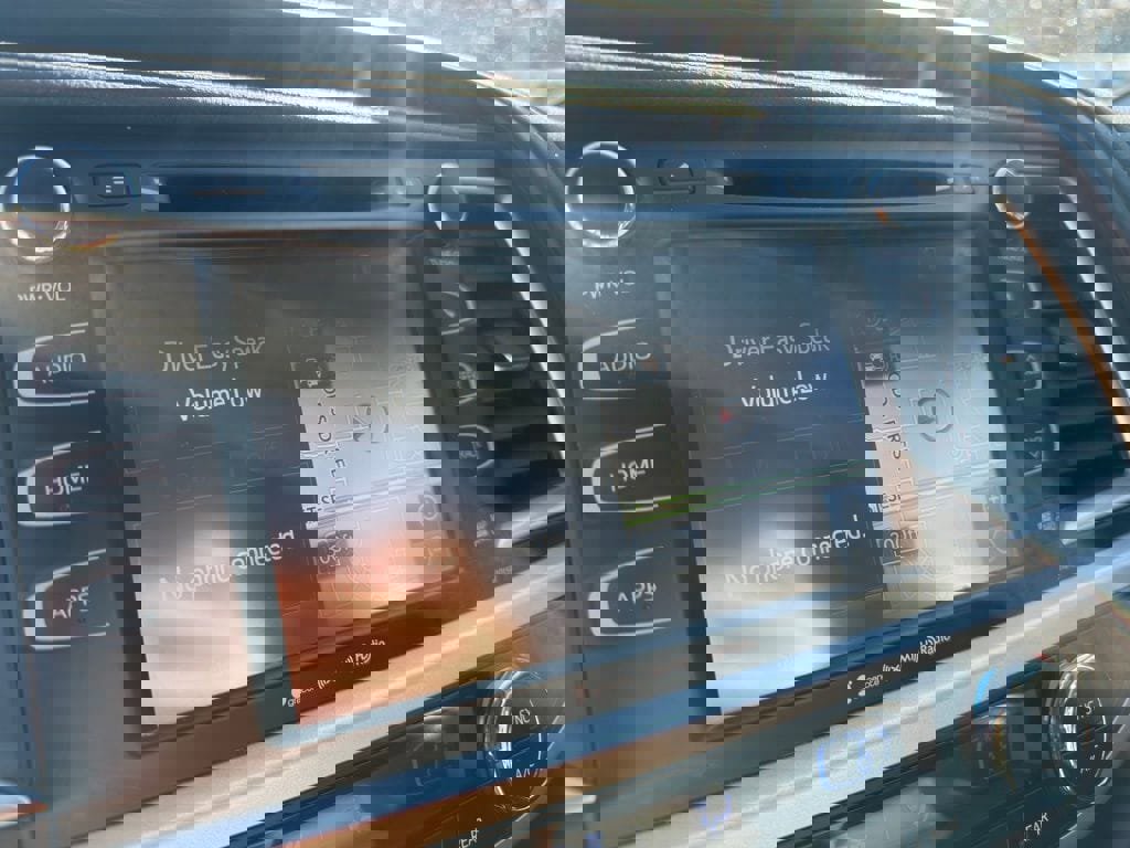 Used 2016 Toyota Highlander XLE image 25